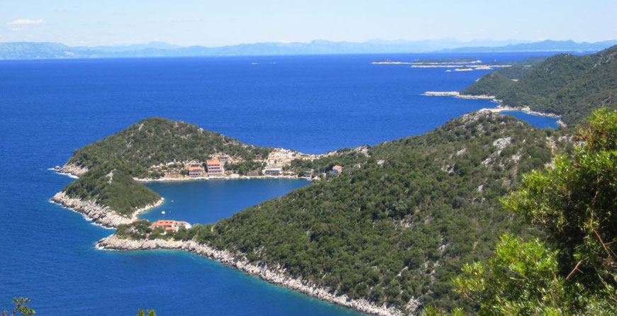 Sail with us and discover Zaklopatica bay