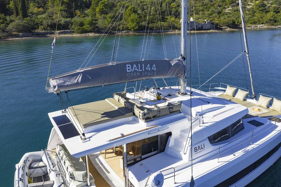 Bali 4.4 Voyager
