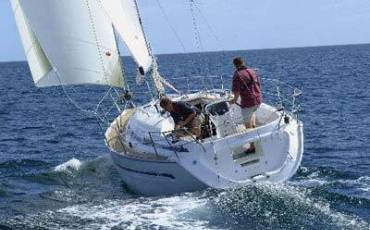 Bavaria 32, Avanti due