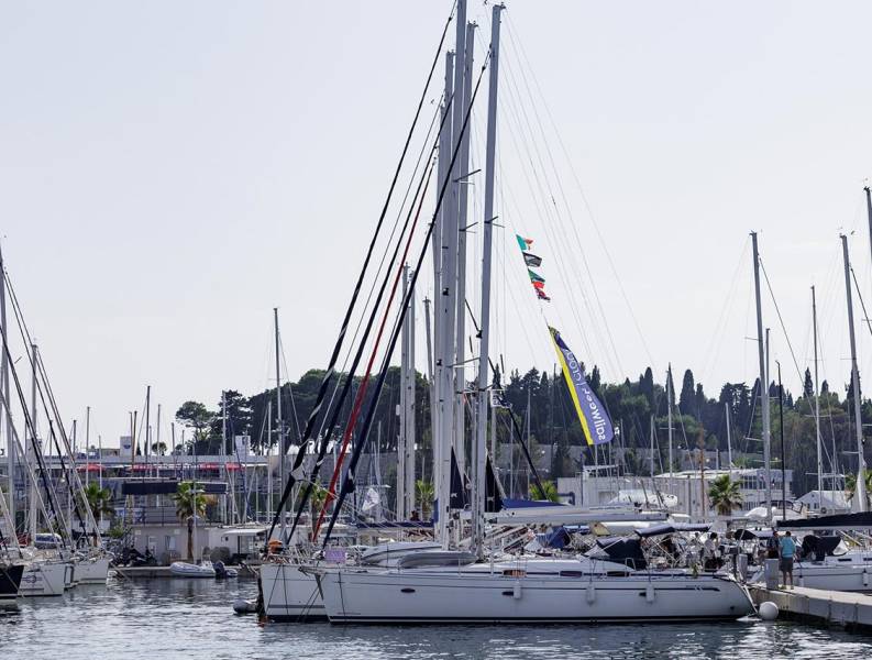 Bavaria 42 Cruiser Lady Clam