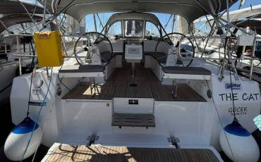 Bavaria C38, The Cat