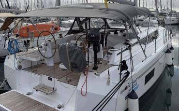 Bavaria C42 Style, Aurelia