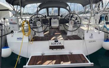 Bavaria C42, Nava