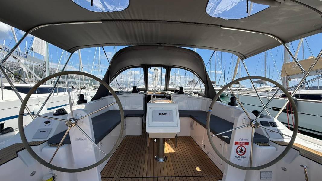 Bavaria C42 Onyx