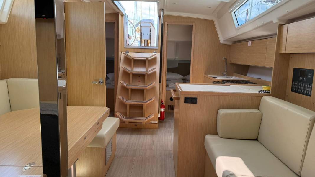 Bavaria C42 Onyx