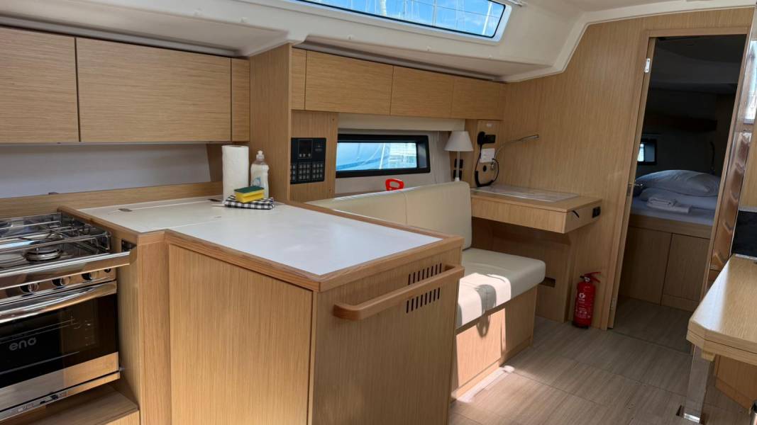 Bavaria C42 Onyx