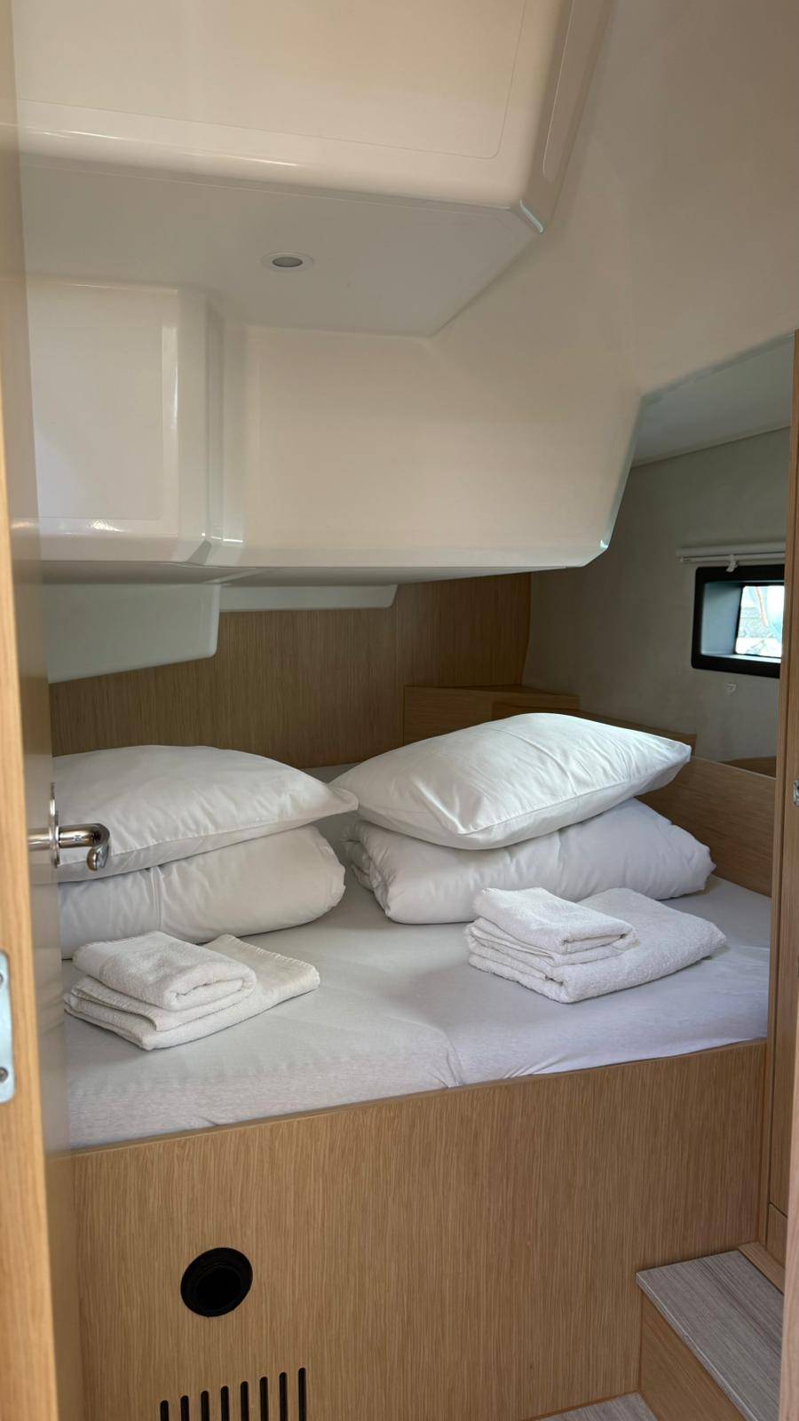 Bavaria C42 Onyx