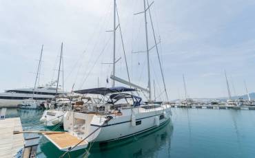 Bavaria C57 Holiday Blue Beyond