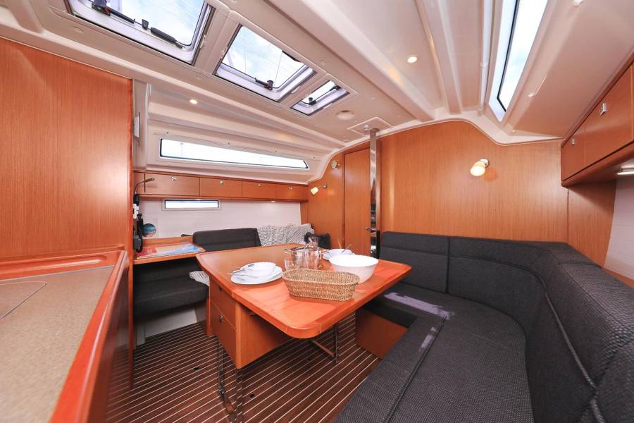 Bavaria Cruiser 37 Westa