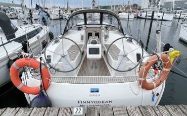 Bavaria Cruiser 37, 