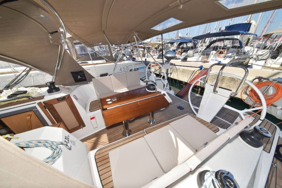 Bavaria Cruiser 37 White Pearl 