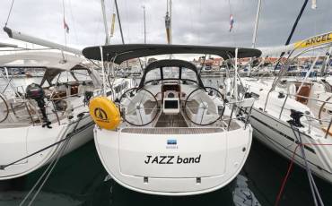 Bavaria Cruiser 37, Jazz Band