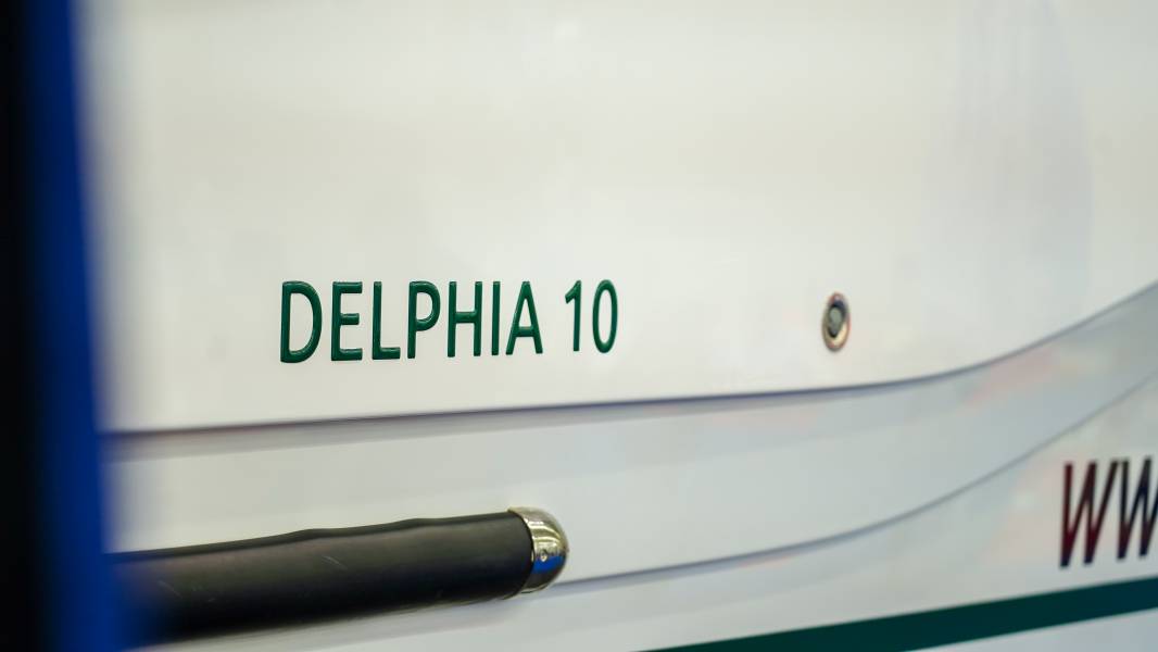 Delphia 10 Sedan Summer Kiss
