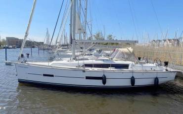 Dufour 382 GL, Freedom