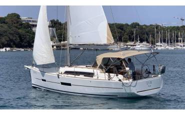 Dufour 382 GL, Lia