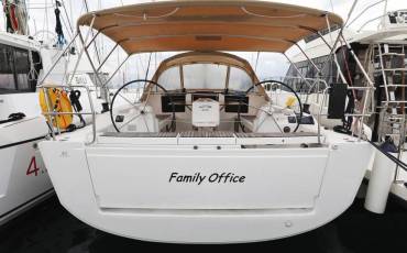 Dufour 412 GL, Family Office