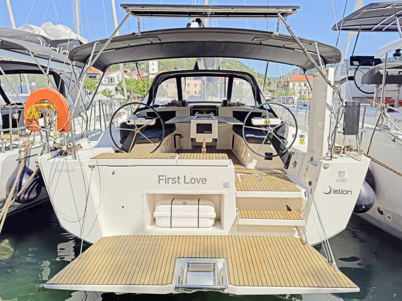Dufour 430 First Love