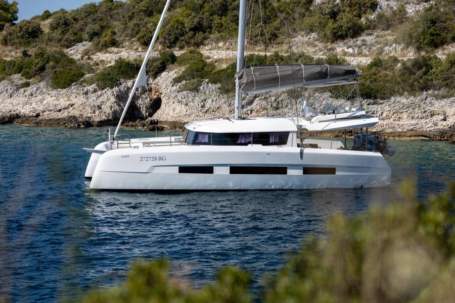 Dufour 48 Catamaran Bahia Serena