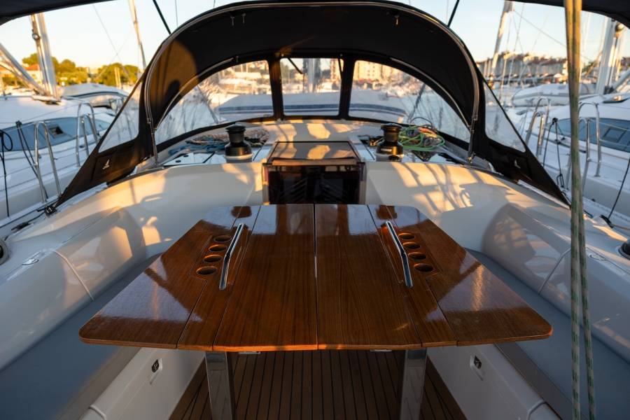 Elan E6 Sailing Grace