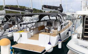Elan Impression 45, Elana