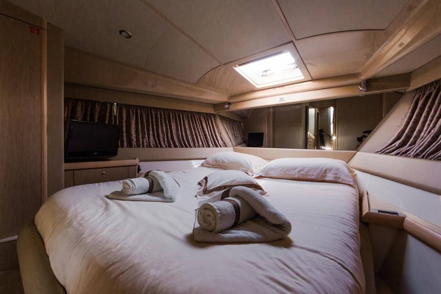 Ferretti Yachts 460 Bluebell