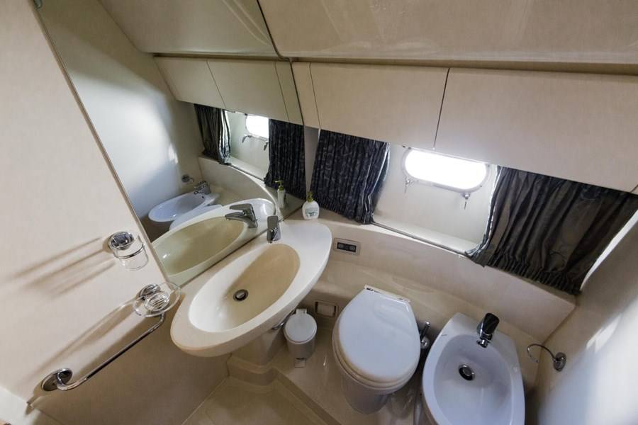 Ferretti Yachts 460 Bluebell
