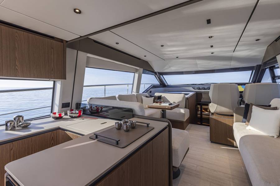 Ferretti Yachts 580 Daeni