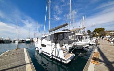 Fountaine Pajot Astrea 42 Le Bart