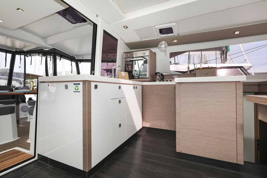 Fountaine Pajot Astrea 42 Ariel