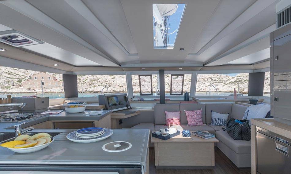 Fountaine Pajot Astrea 42 Flonja