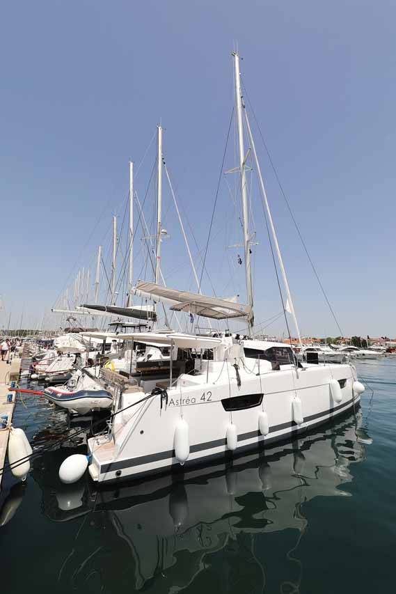 Fountaine Pajot Astrea 42 Bella V