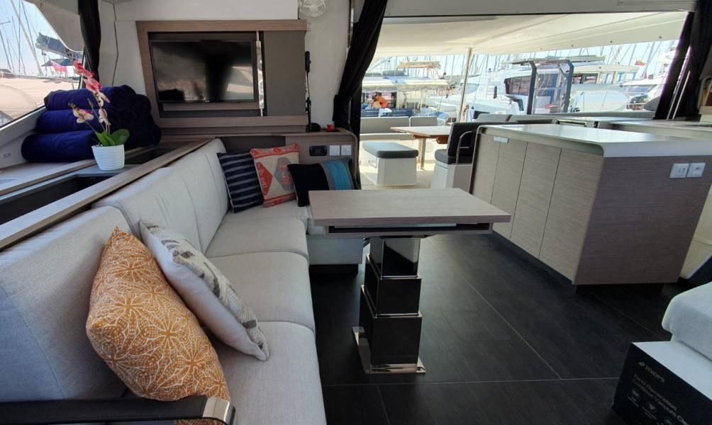 Fountaine Pajot Aura 51 Cosmos