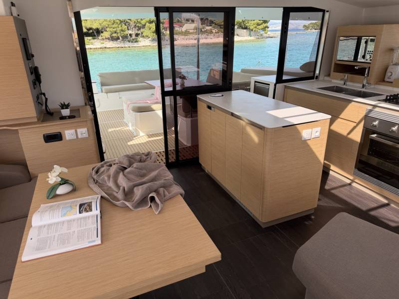 Fountaine Pajot Aura 51 Sunrise