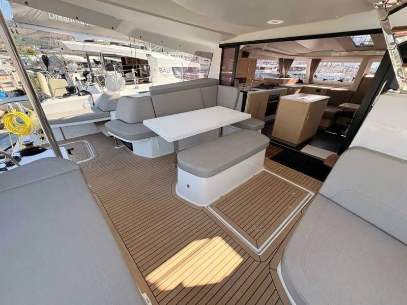 Fountaine Pajot FP 44 Quatuor NEWTON'S CRADLE