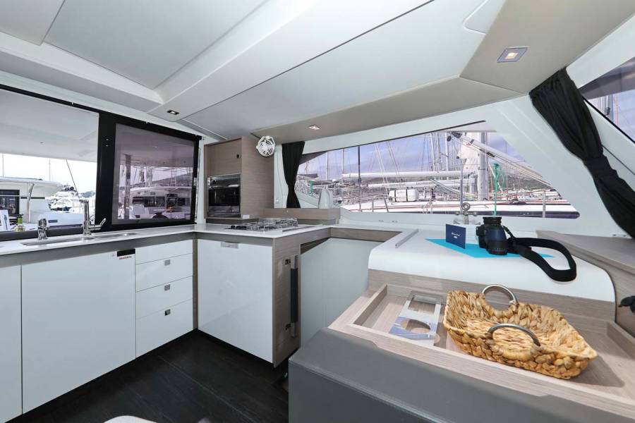 Fountaine Pajot Isla 40 Chilli