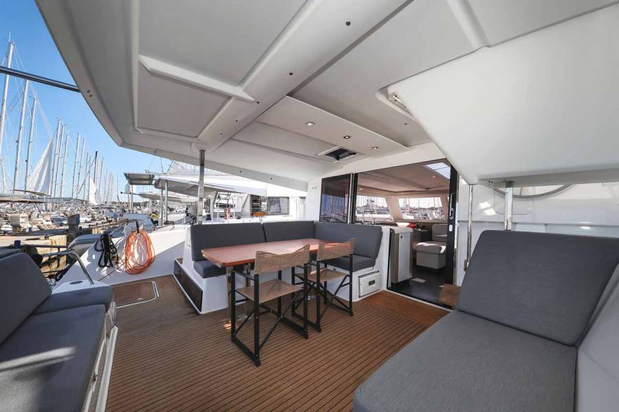 Fountaine Pajot Isla 40 Orion