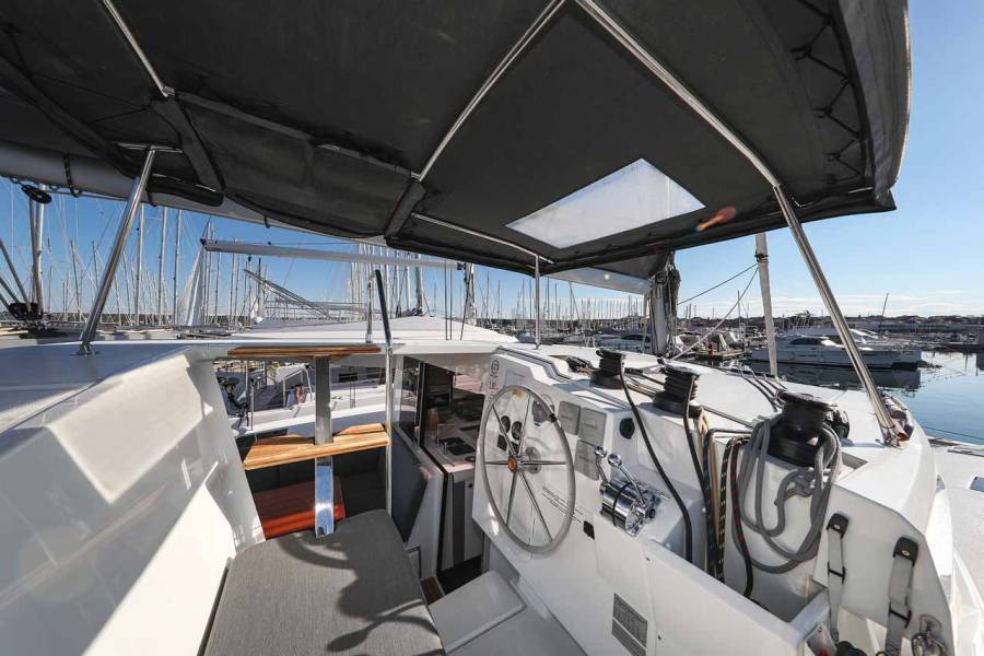 Fountaine Pajot Isla 40 Orion