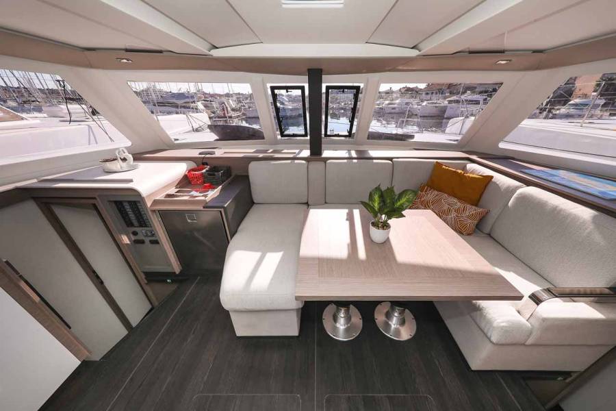 Fountaine Pajot Isla 40 Orion