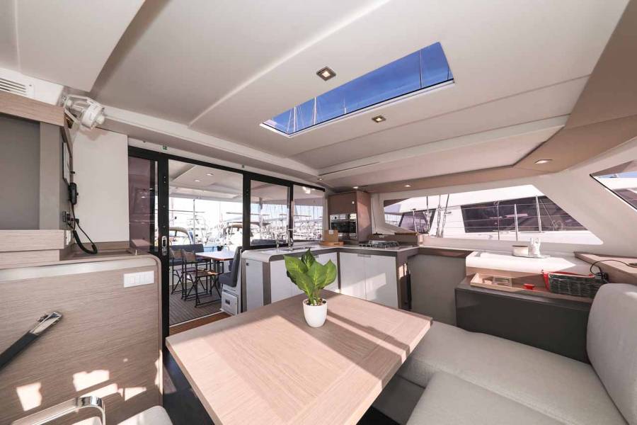 Fountaine Pajot Isla 40 Orion