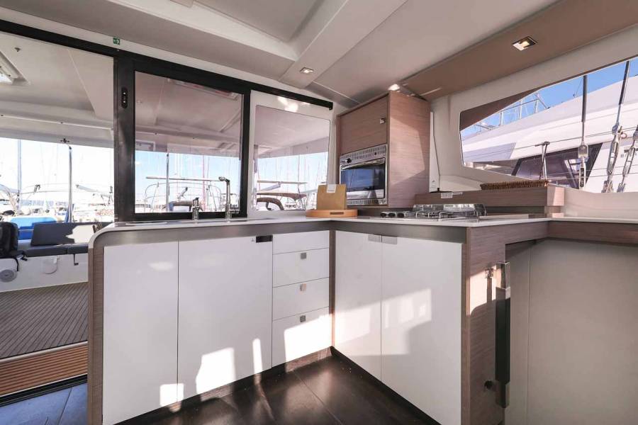 Fountaine Pajot Isla 40 Orion