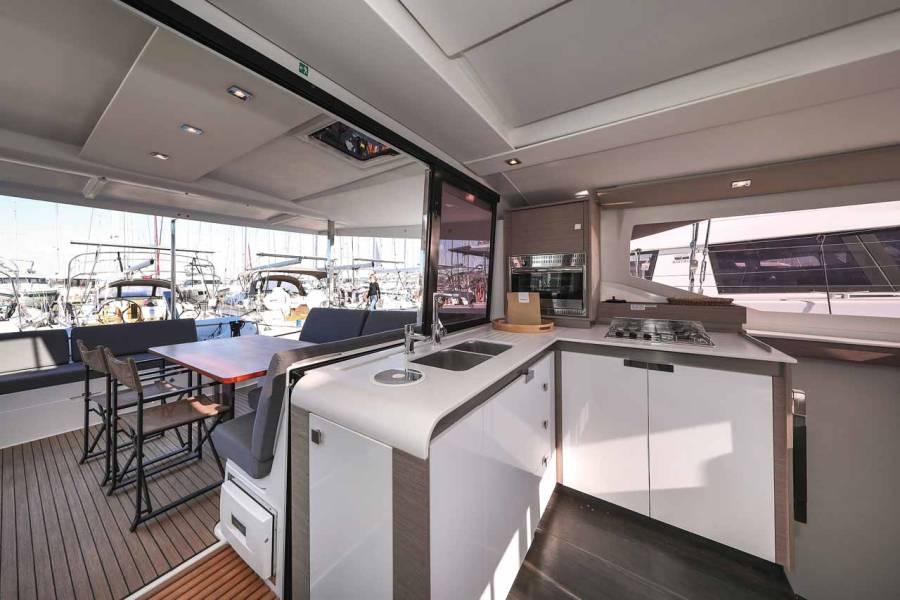 Fountaine Pajot Isla 40 Orion