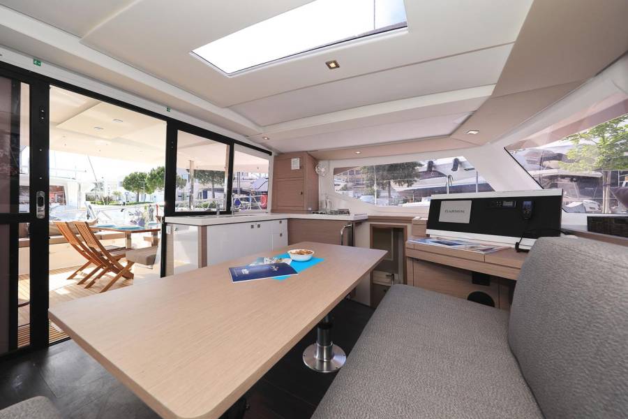 Fountaine Pajot Lucia 40 Felicitas II