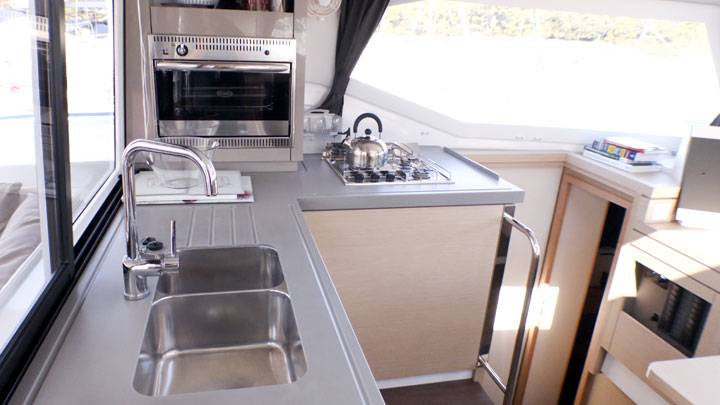 Fountaine Pajot Lucia 40 Leon