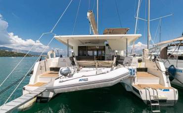 Fountaine Pajot Lucia 40, Servus