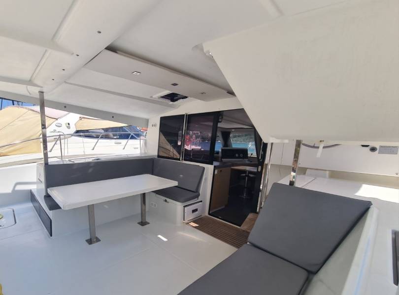 Fountaine Pajot Lucia 40 AKIALOA