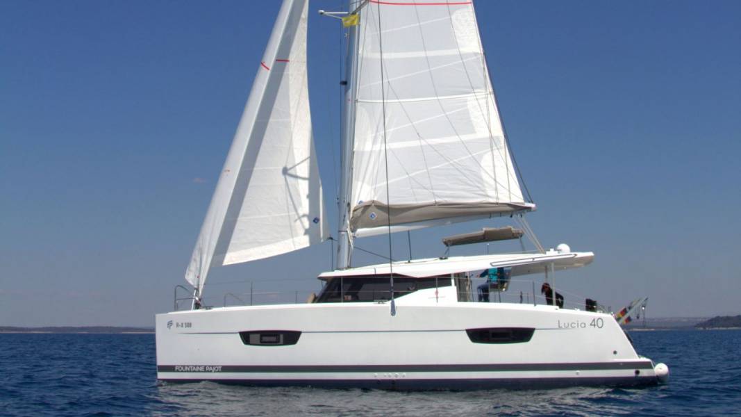 Fountaine Pajot Lucia 40 Luna Rossa II