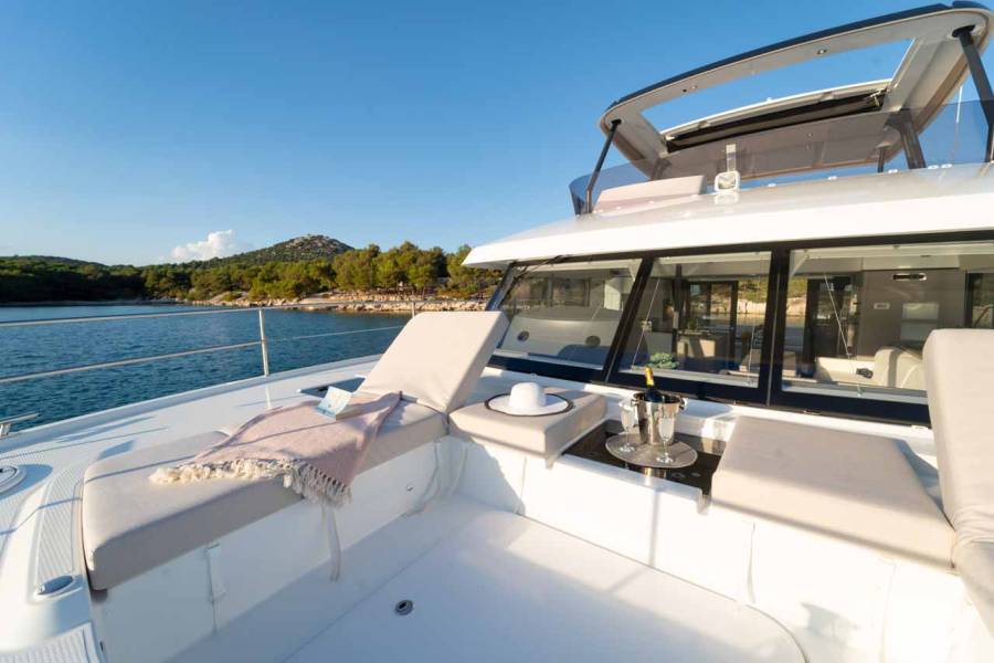 Fountaine Pajot MY6 Family 2.0