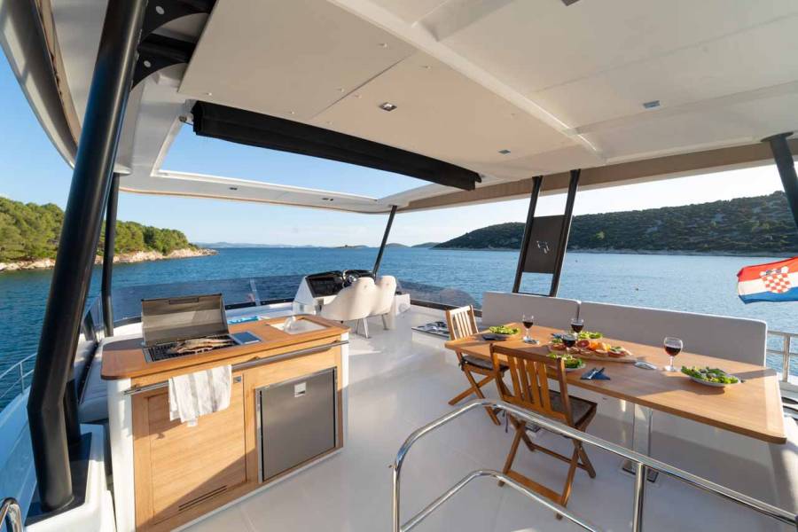 Fountaine Pajot MY6 Family 2.0