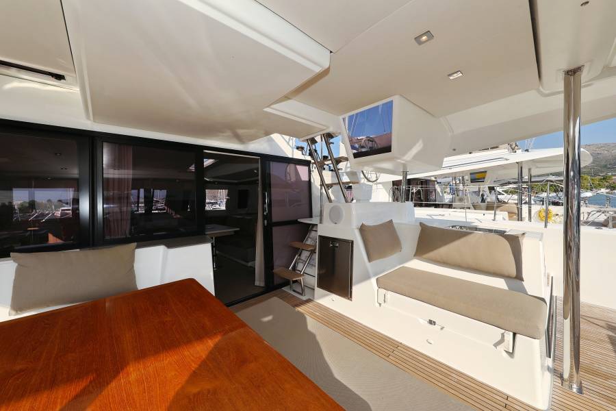 Fountaine Pajot Saba 50 Poco Loco