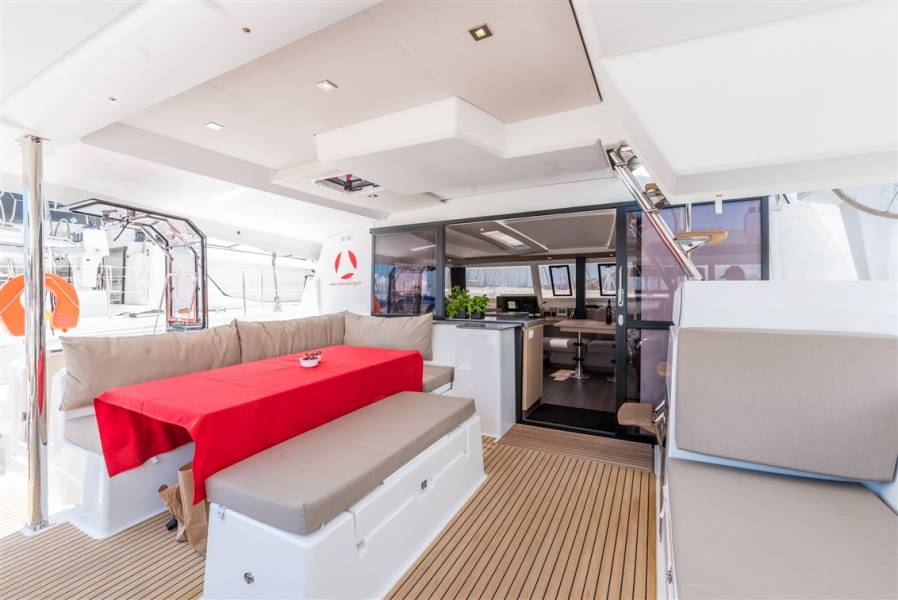 Fountaine Pajot Saona 47 Quintet Sunny Wave